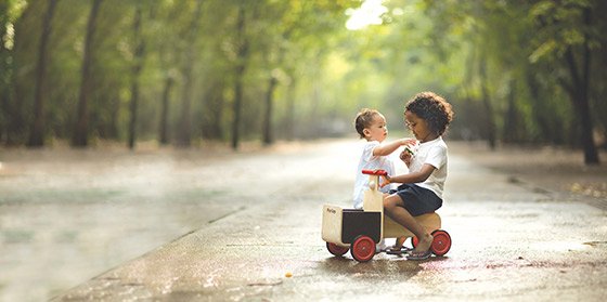 Loopfiets / loopauto Plan Toys Delivery Bike | Active Play | Paradisio