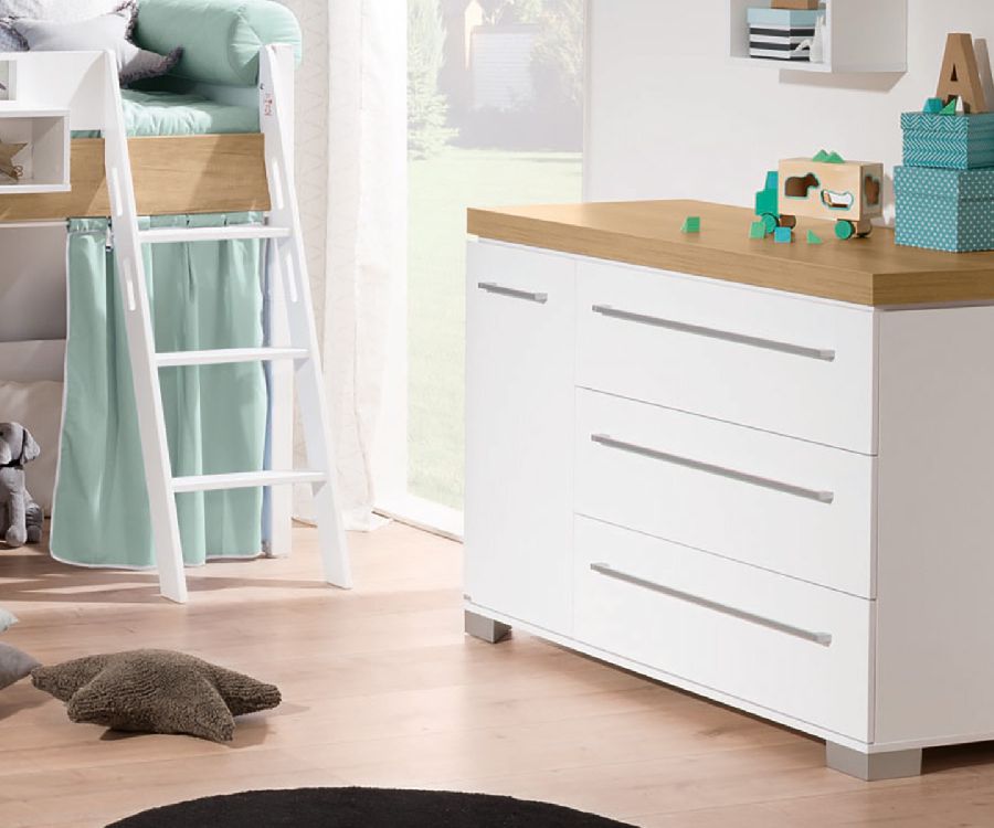 Commode PAIDI, Kira Nebraska