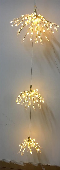 Verlichting Timstor, drie takken met bladeren en bollen, L 55 cm
