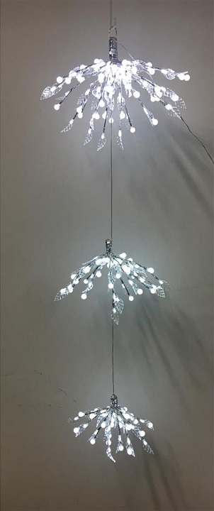 Verlichting Timstor, drie takken met bladeren en bollen, L 55 cm