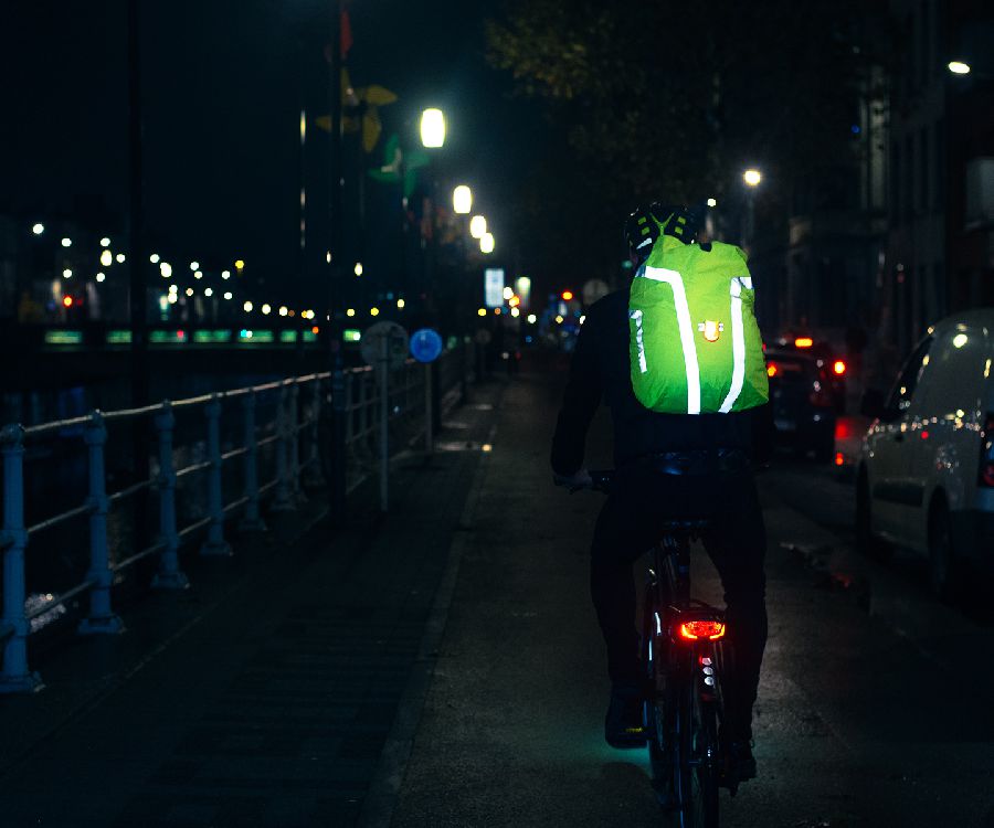 Hoes WoWoW Reflective Wear Bag Cover 2.2 | Urban