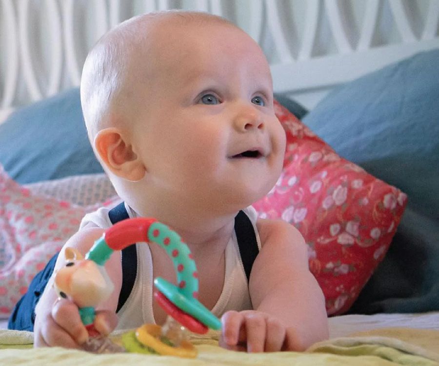 Rammelaar Sophie La Girafe Multi-textured rattle | Il était une fois ...