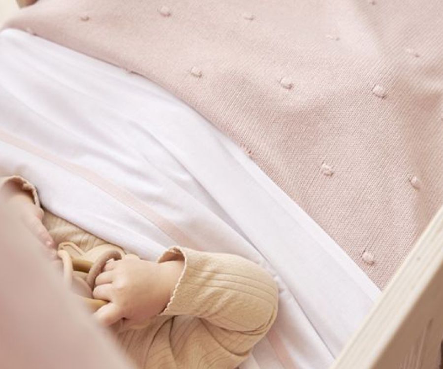 Deken Meyco Baby, geschikt voor babybed 60x120/babybed 70x140 | Mini Knots soft pink