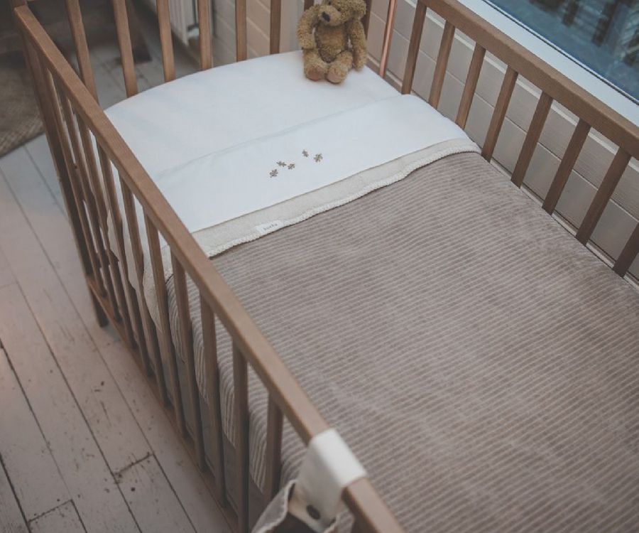 Deken Koeka, geschikt voor babybed 60x120/babybed 70x140 | Vik clay
