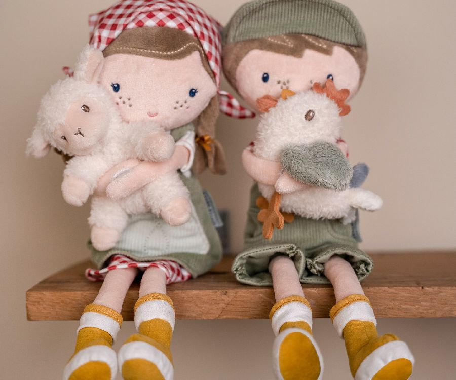 Pop Little Dutch Knuffelpop boerin Rosa met schaap | Little Farm