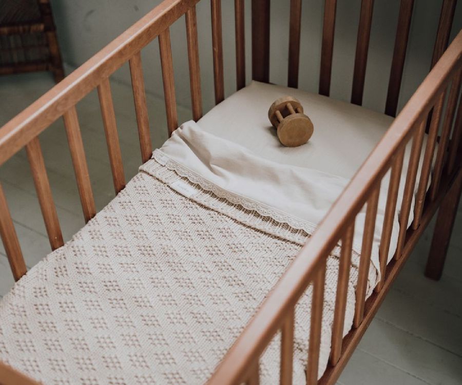Deken Koeka, geschikt voor wieg/draagmand/park | Braga warm white