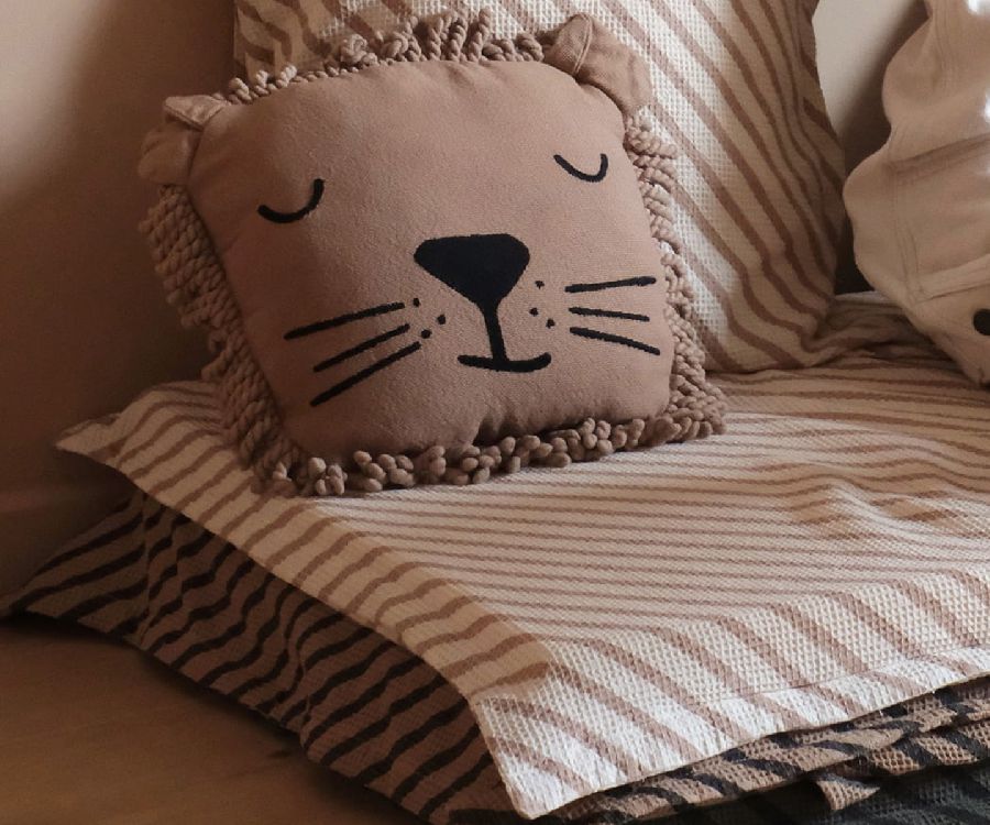 Sierkussen Nobodinoz Lion Face Embroidery Cushion, kussen met vaste sloop | Landscape