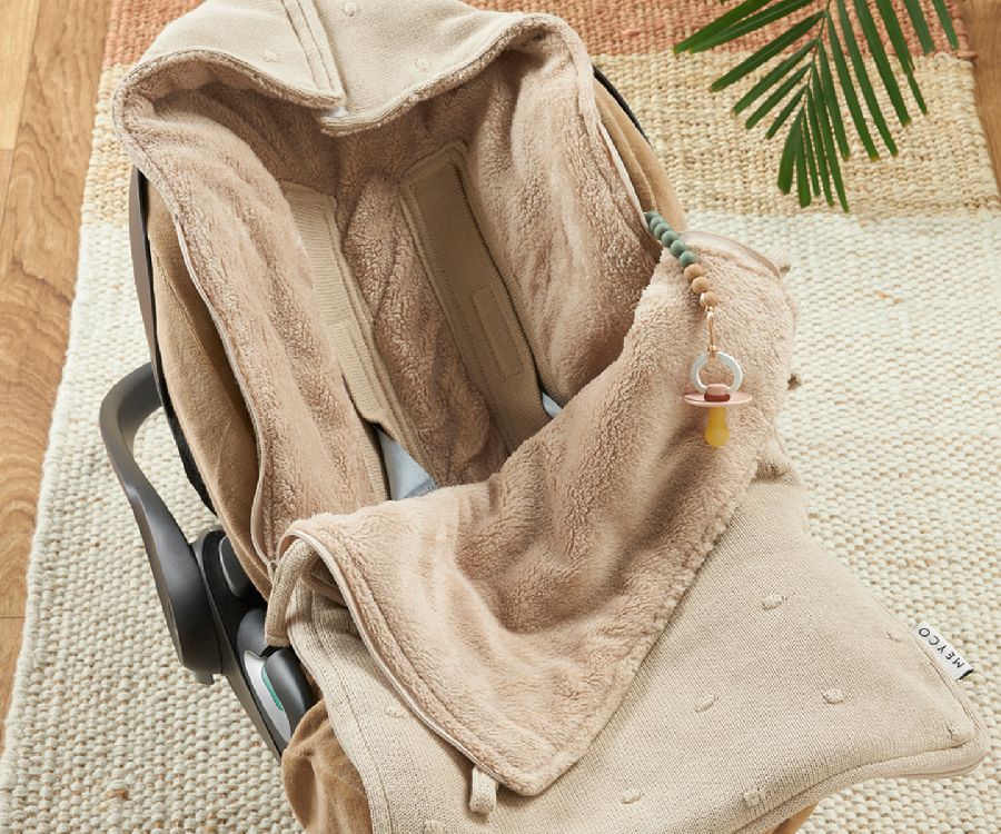 Voetenzak Meyco Baby, geschikt voor autostoel groep 0+ | Mini Knots sand