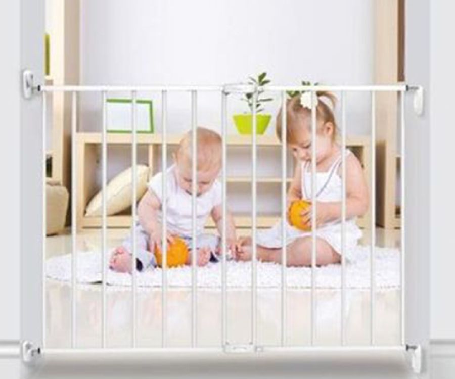 Deurhek Noma Extending Metal Gate