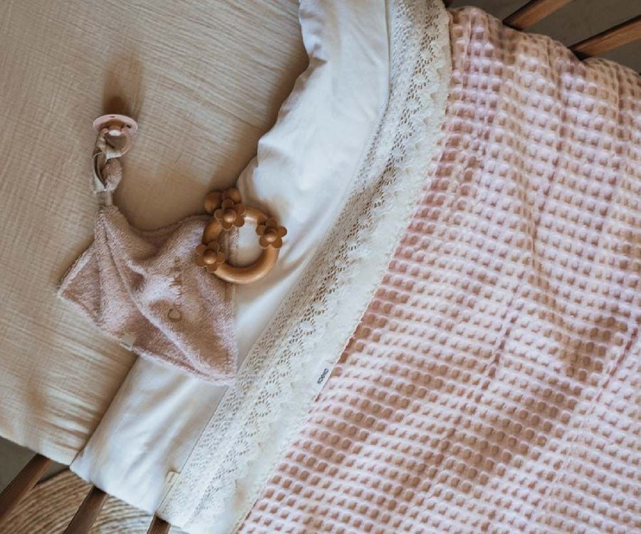 Deken Koeka, geschikt voor babybed 60x120/babybed 70x140 | Amsterdam cotton candy