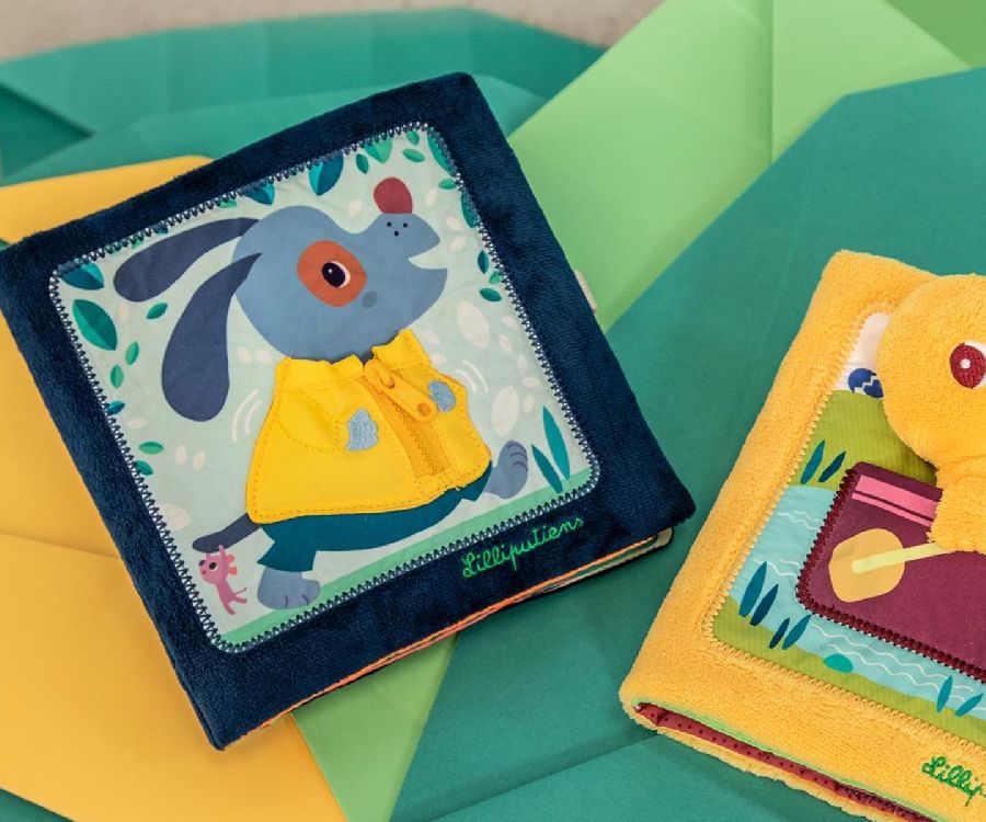 Zacht boekje Lilliputiens Activiteitenboek  ik leer mij aankleden 