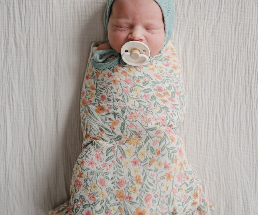 Tetra doek Mushie Swaddle