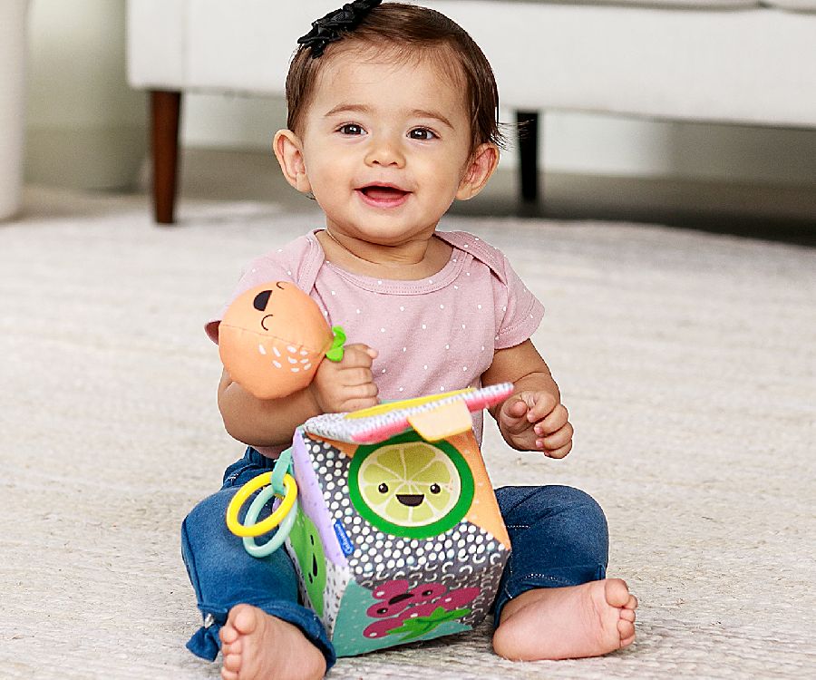 Zachte activiteitenkubus Infantino Peek & seek sensory discovery cube