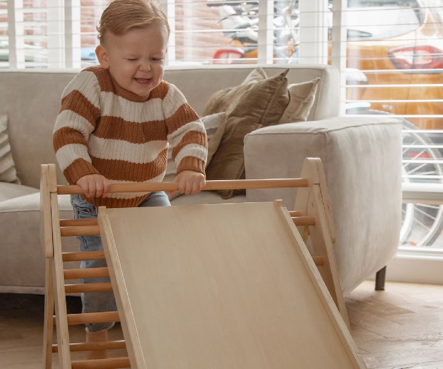 Klimrek Tryco, Wooden climbing triangle with slide