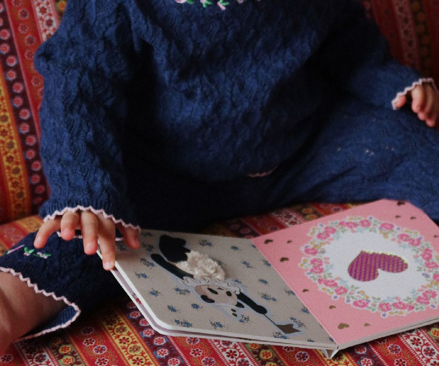 Voelboek Konges Slojd Touch and feel book