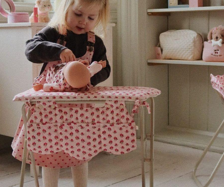 Poppenuitzet Konges Slojd Doll lift