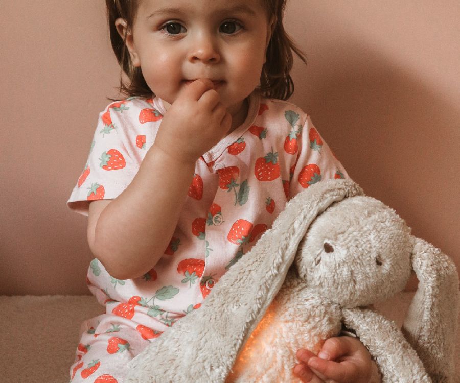 Slaapknuffel Moonie | The Humming Bunny 2.0