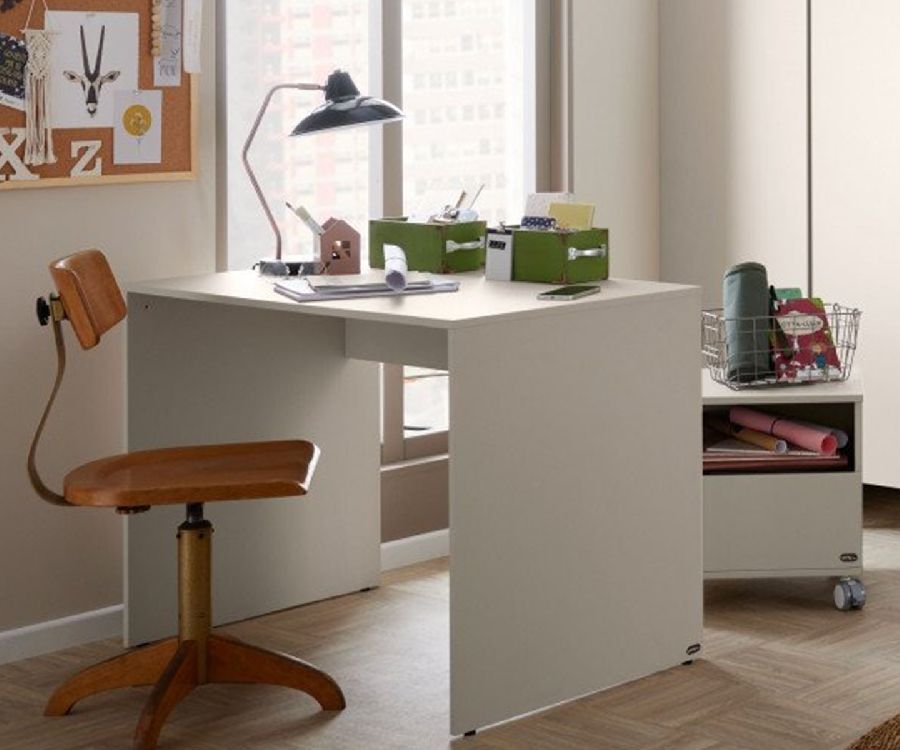 Bureau Yuny by Paidi, Sister Lou