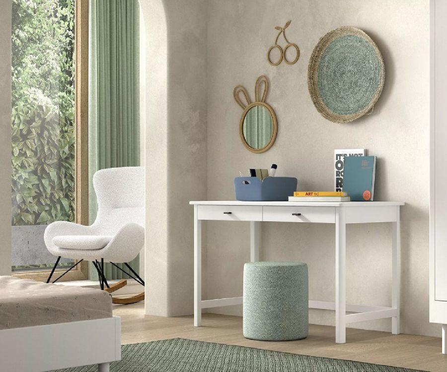 Bureau Jaxx furniture, Forrest beech