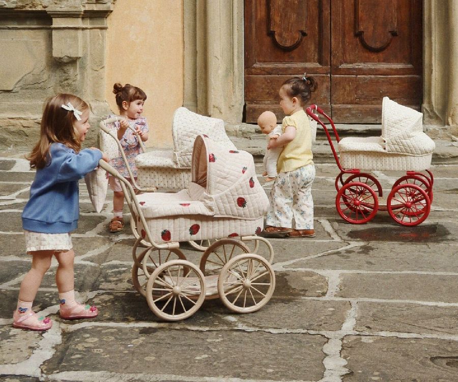 Poppenuitzet Konges Slojd Minnie Tulle Doll Pram