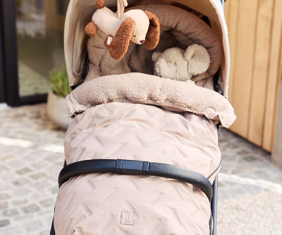 Voetenzak Jollein, geschikt voor wandelwagen/buggy | Embossed milky coffee