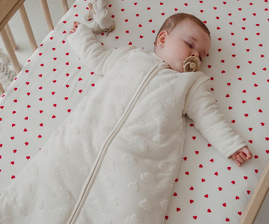 Hoeslaken Meyco Baby, geschikt voor wieg/draagmand | Sweet Heart red