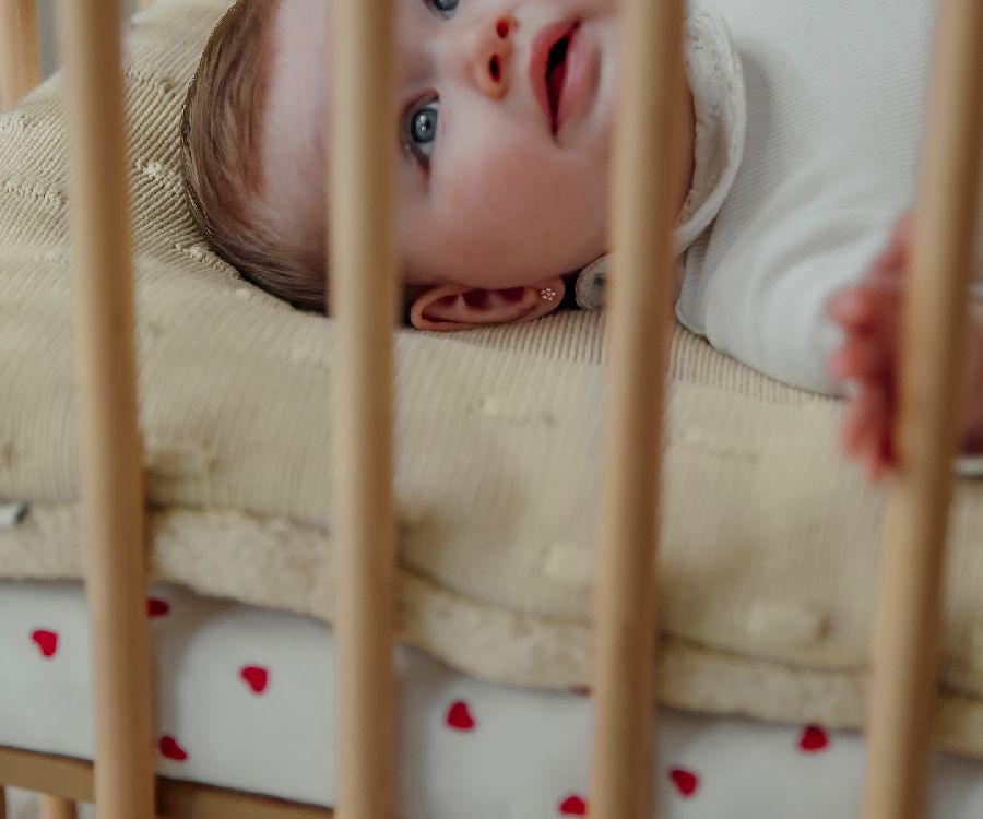 Hoeslaken Meyco Baby, geschikt voor park | Sweet Heart red