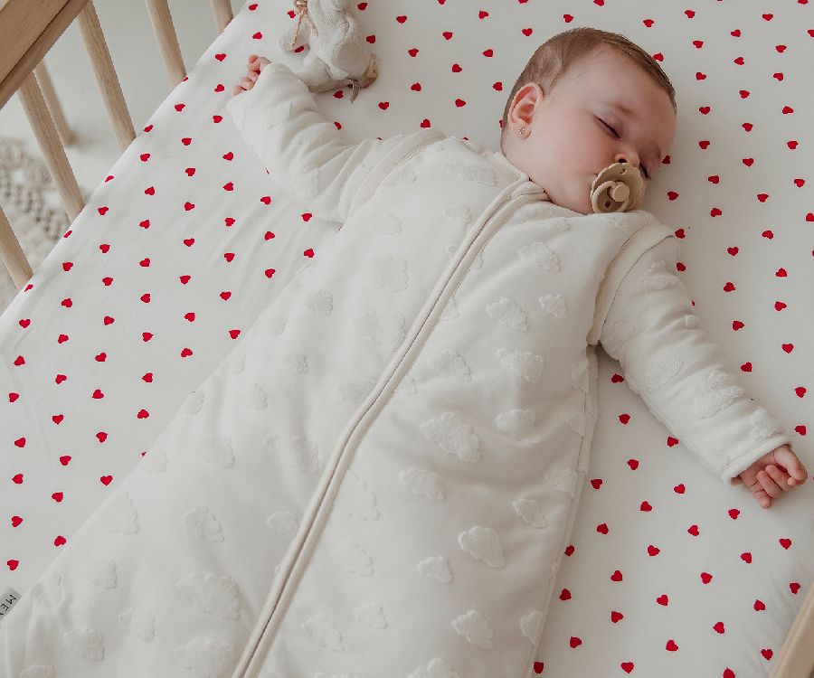 Hoeslaken Meyco Baby, geschikt voor babybed 70x140/babybed 70x150 | Sweet Heart red