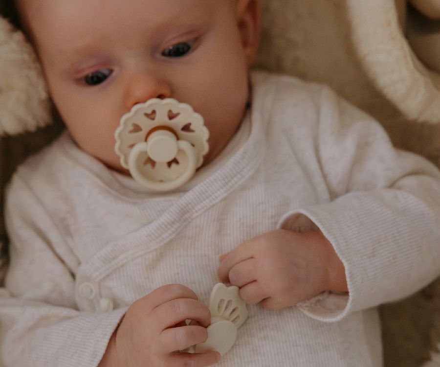 Fopspeen Frigg Baby's First Pacifier Pack | Butterfly/Fairytale/Daisy/Lucky