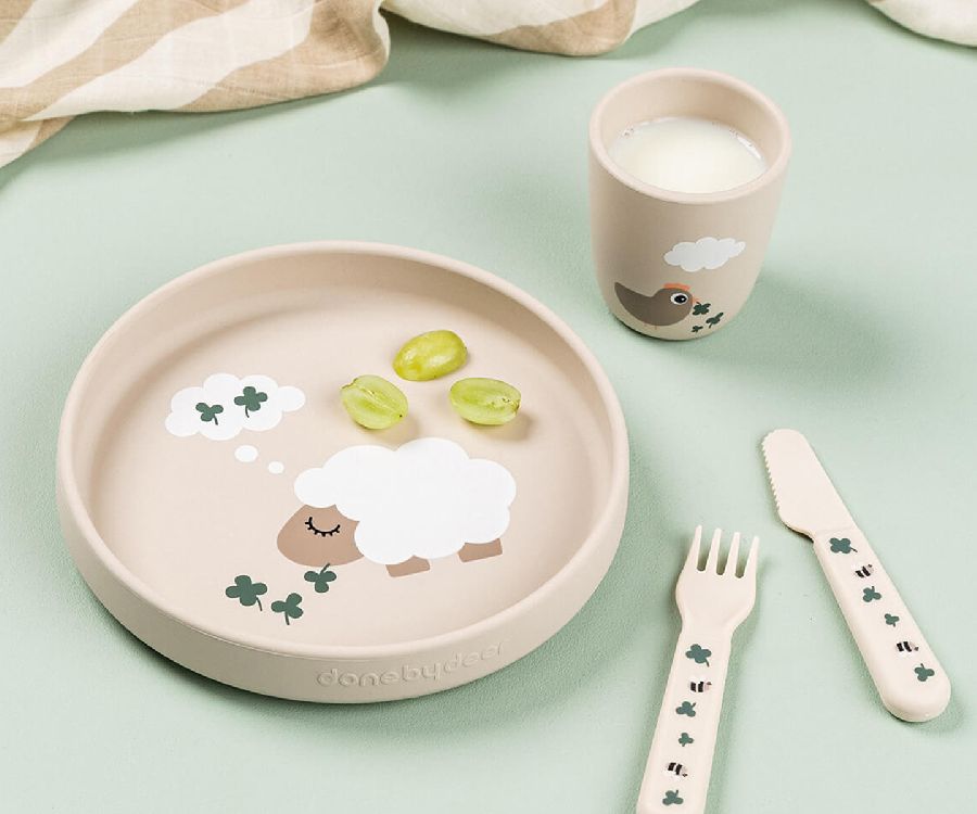 Bord Done by Deer Tiny Farm, plat bord | Silicone Stick & Stay Plate