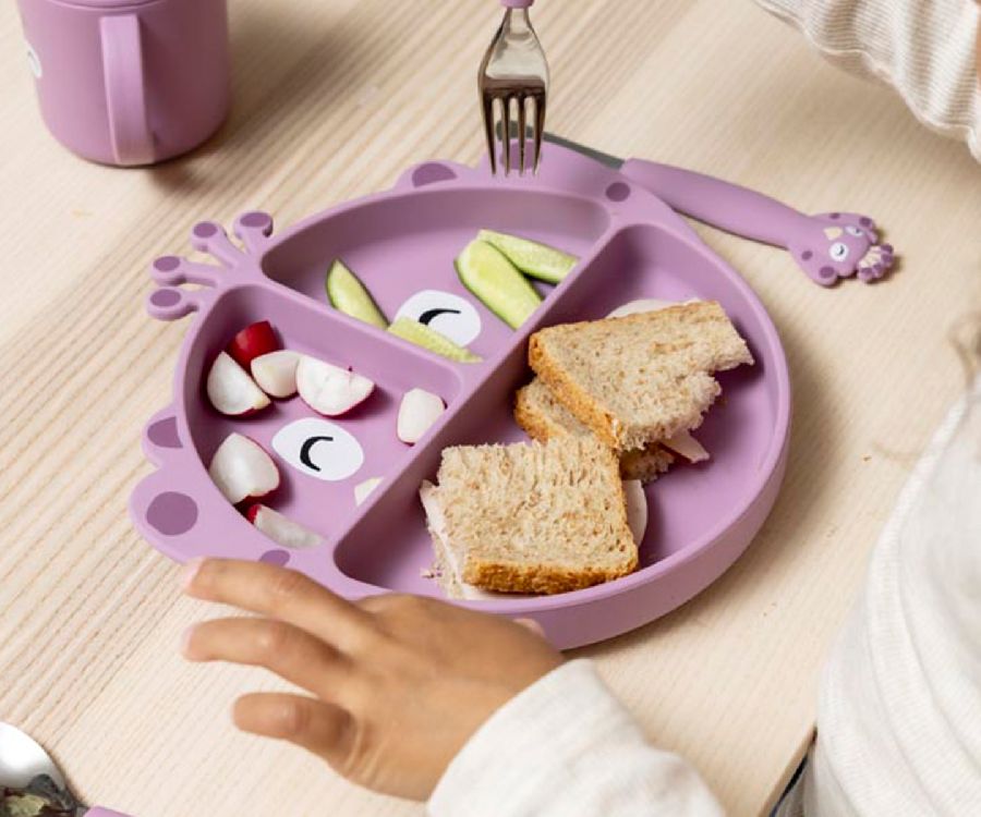 Bord Trixie Divided suction plate, plat bord | Mrs. Peacock Mealtime