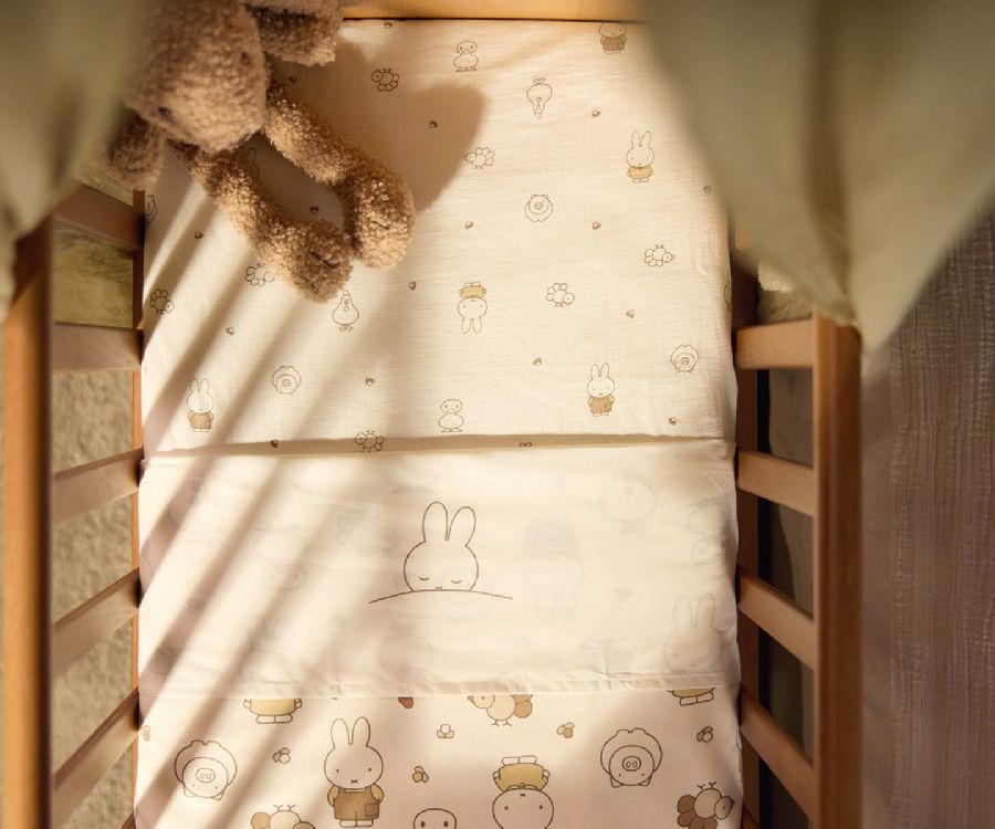 Hoeslaken Jollein, geschikt voor babybed 60x120 | Miffy Family Farm