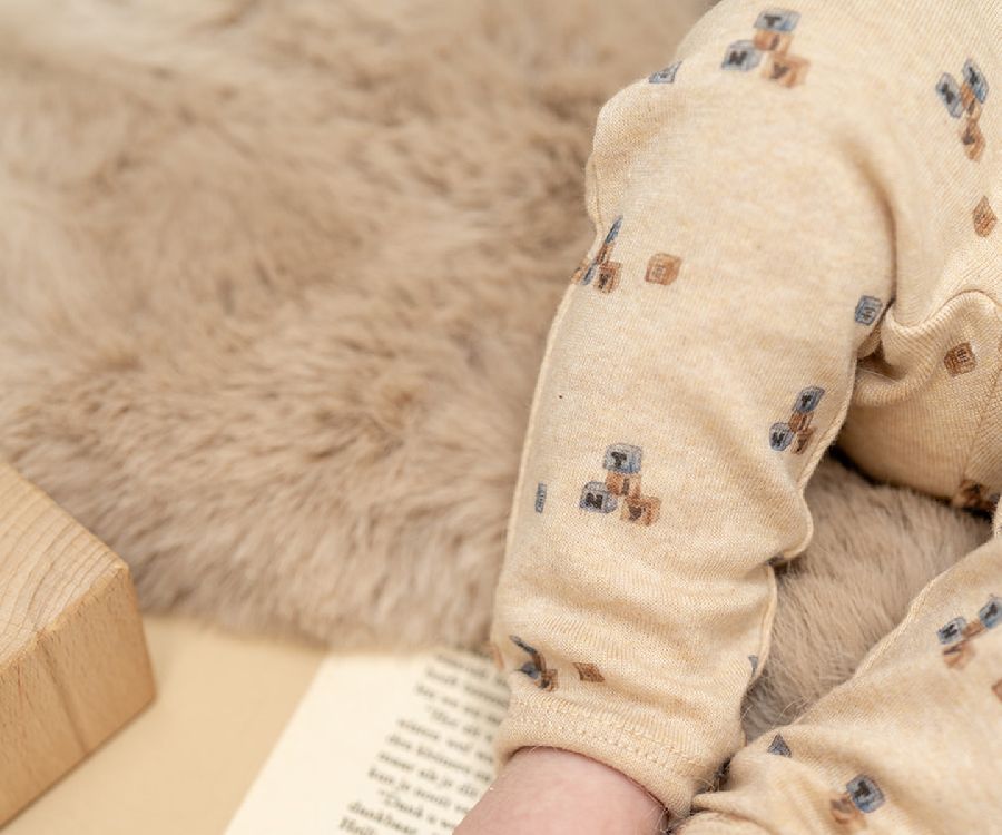 Broek A TINY STORY