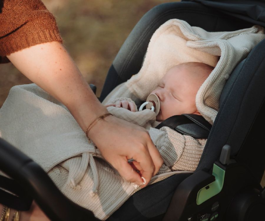 Voetenzak Meyco Baby, geschikt voor autostoel groep 0+